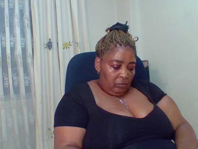 pussylips53's BongaCams show and profile