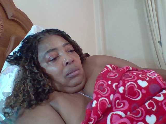 pussylips53's BongaCams show and profile