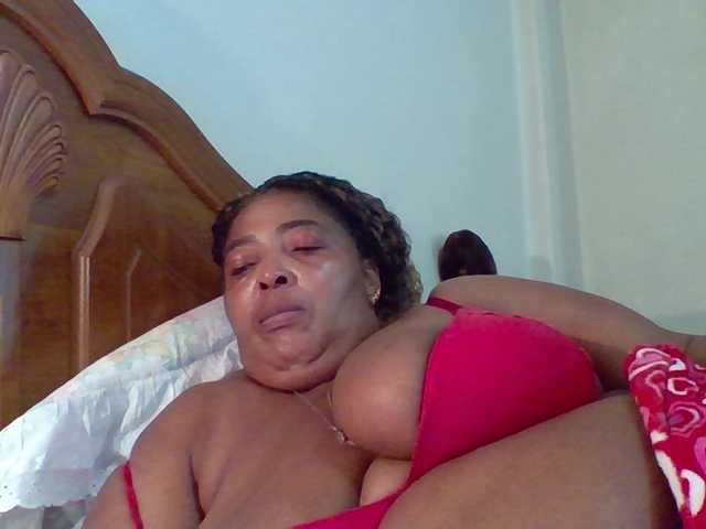 pussylips53's BongaCams show and profile