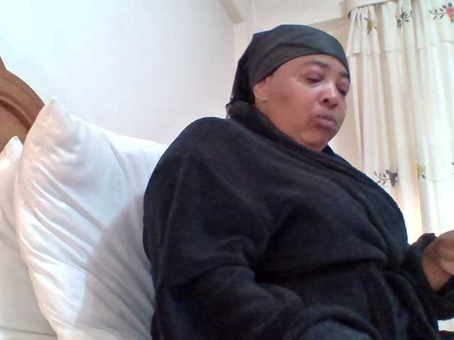 pussylips53 from BongaCams