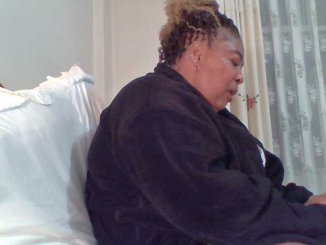 pussylips53's BongaCams show and profile