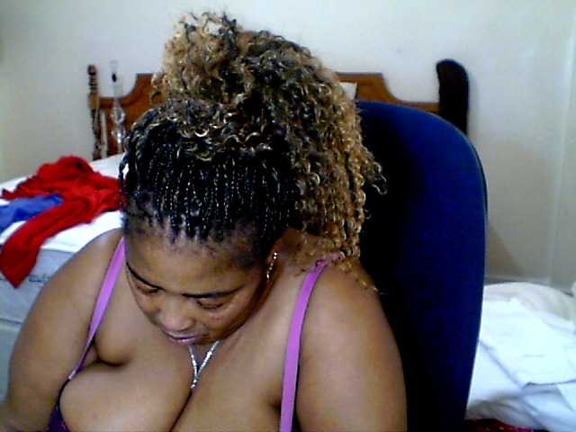 pussylips53's BongaCams show and profile