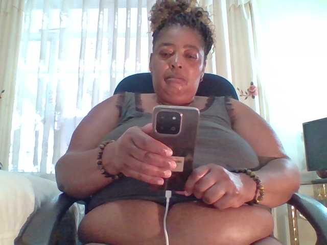 pussylips53's BongaCams show and profile