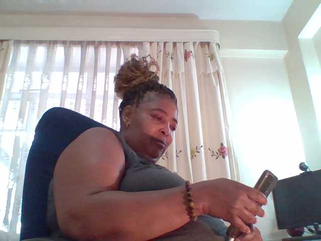 pussylips53's BongaCams show and profile