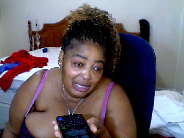 pussylips53's BongaCams show and profile