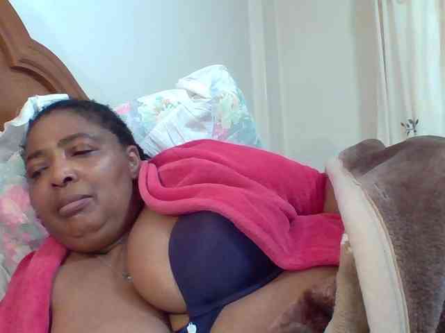 pussylips53 webcam