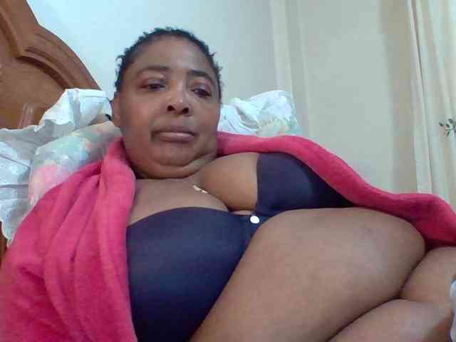 pussylips53 webcam