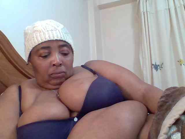 pussylips53 webcam
