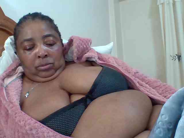pussylips53 webcam