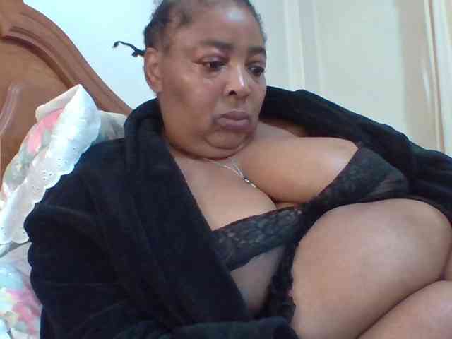pussylips53 webcam