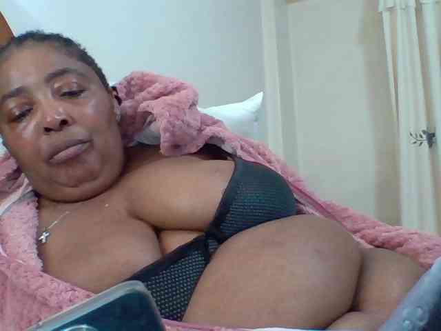 pussylips53 webcam
