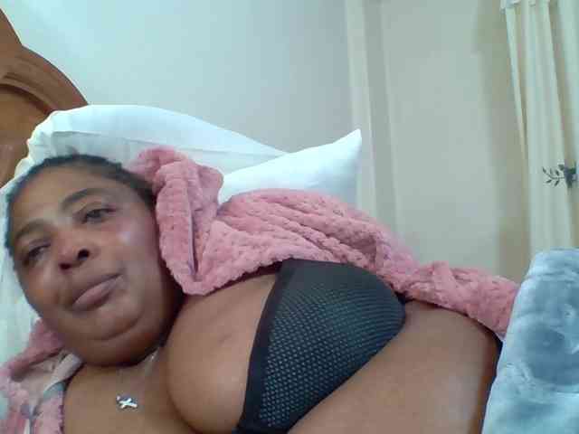 pussylips53 webcam