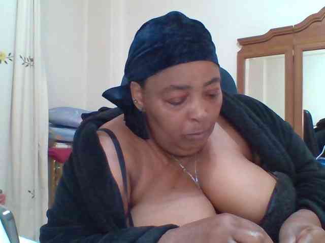 pussylips53's webcam live show