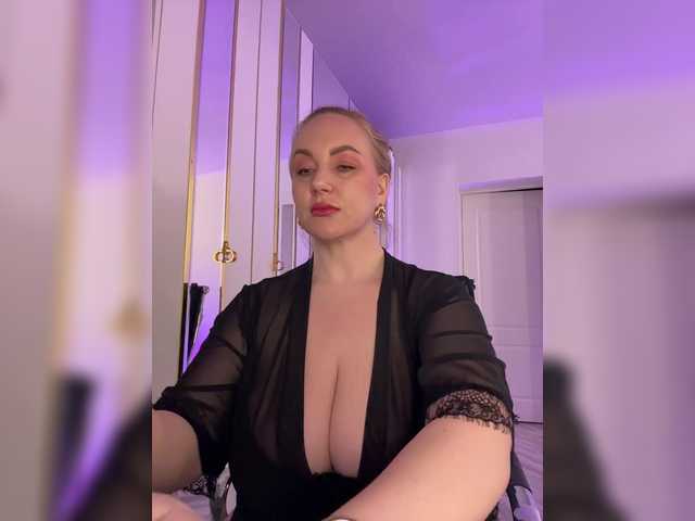 cherryygirl's BongaCams show and profile