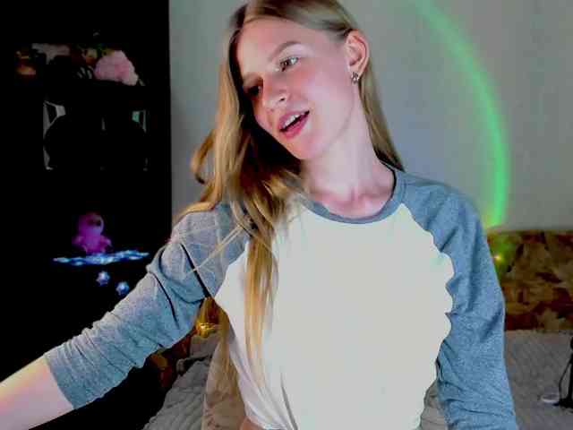 LunaEvan Live Webcam on BongaCams