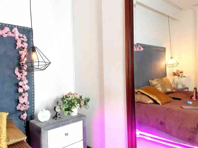 MadissonBonne webcam