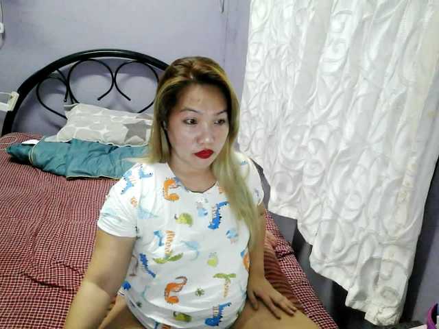 quelly webcam bongacams model stream image