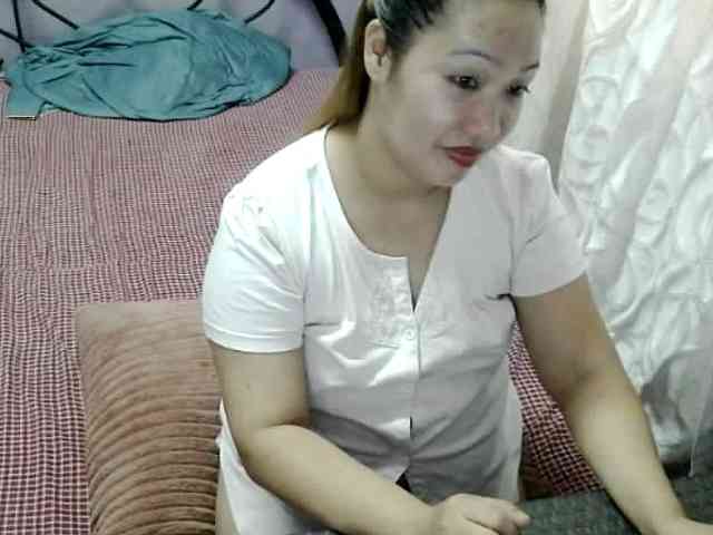 quelly Live Webcam on BongaCams
