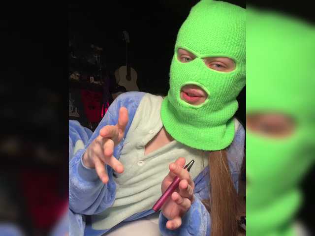 zus-pic's BongaCams show and profile