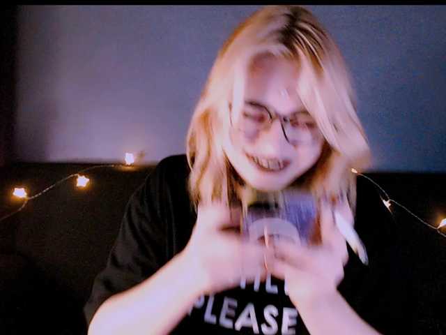 mymoonstar's BongaCams show and profile