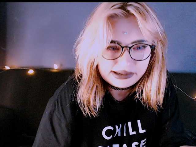 mymoonstar's BongaCams show and profile