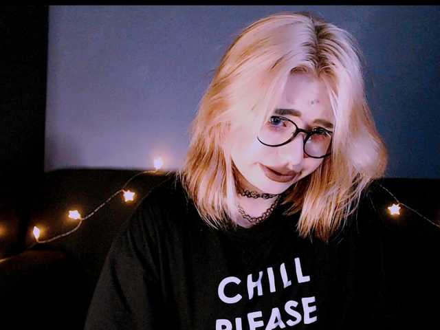 mymoonstar's BongaCams show and profile