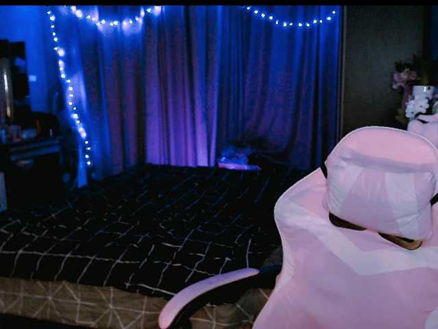 mymoonstar's BongaCams show and profile