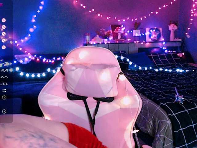 mymoonstar's BongaCams show and profile