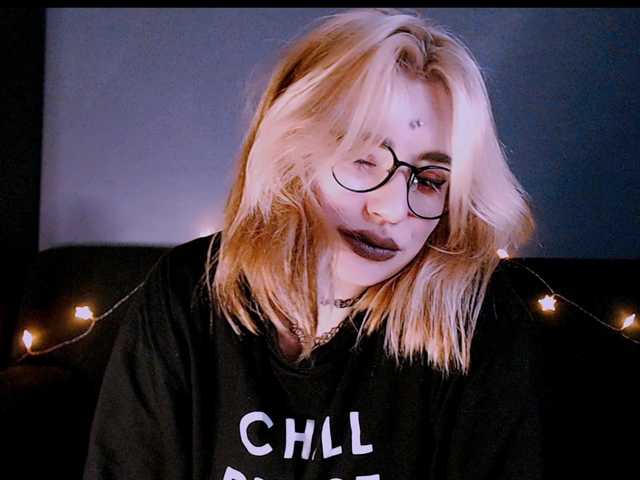 mymoonstar's BongaCams show and profile