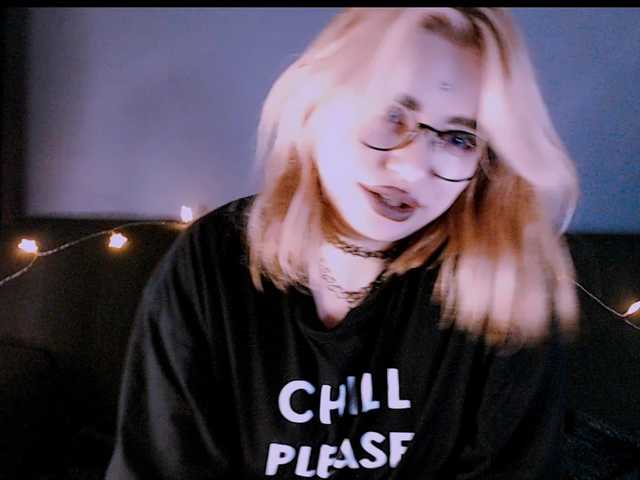 mymoonstar's BongaCams show and profile