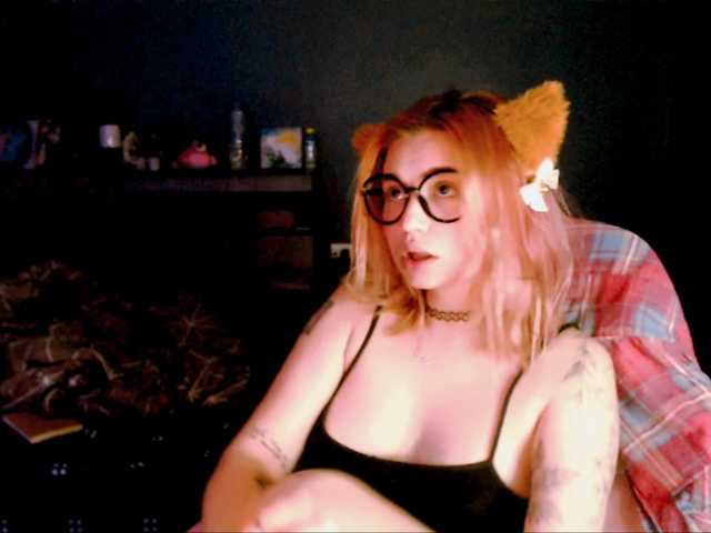 mymoonstar's BongaCams show and profile