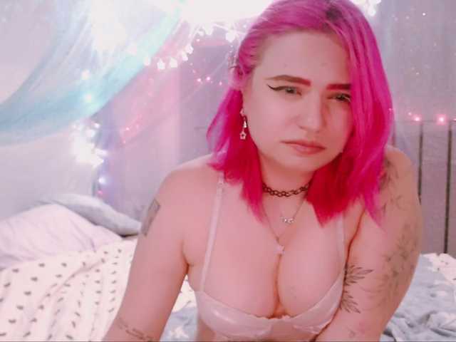 mymoonstar's BongaCams show and profile