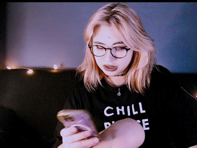 mymoonstar's BongaCams show and profile