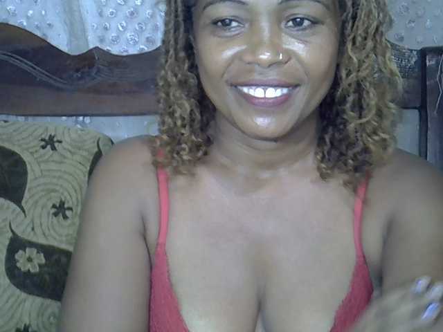 Sexywife1 live cam profile