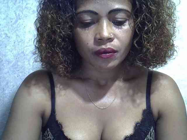 Sexywife1 webcam