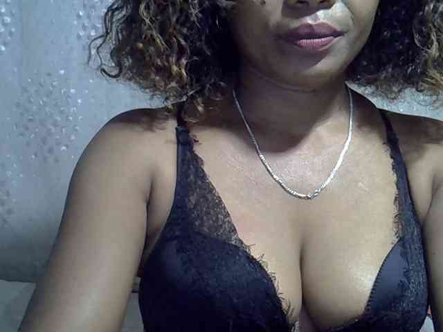 Sexywife1 Live Webcam on BongaCams