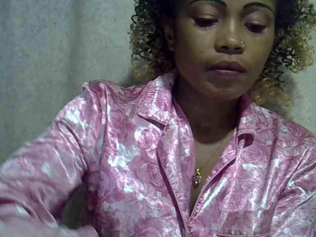 Sexywife1 webcam