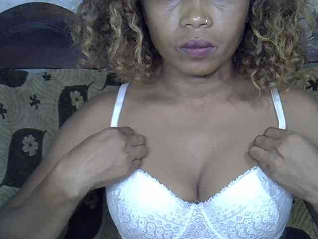 Sexywife1 webcam