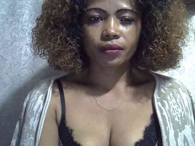 Sexywife1 webcam