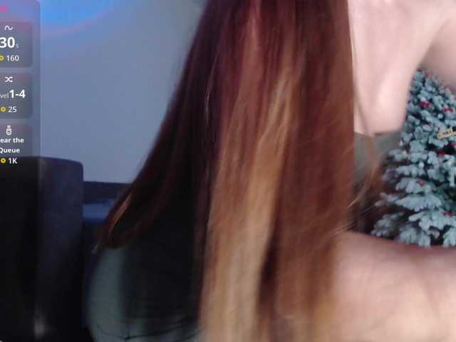 Fox-SEXI's BongaCams show and profile