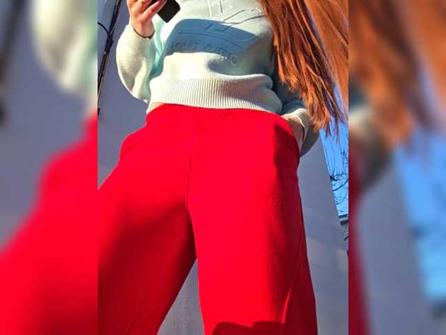 Fox-SEXI's BongaCams show and profile