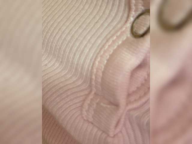 Fox-SEXI's BongaCams show and profile