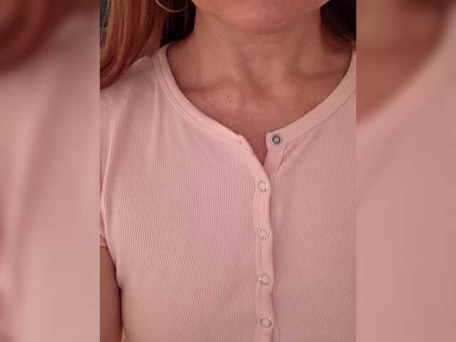 Fox-SEXI's BongaCams show and profile