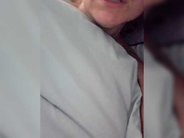 Fox-SEXI's BongaCams show and profile