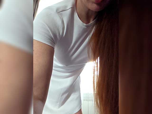 Fox-SEXI's BongaCams show and profile