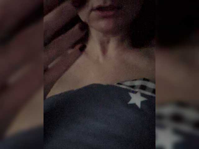 Fox-SEXI's BongaCams show and profile