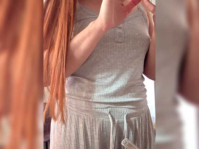 Fox-SEXI's BongaCams show and profile