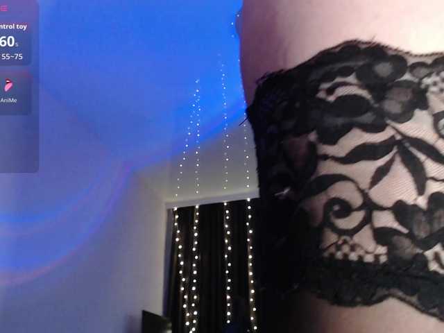 Fox-SEXI's BongaCams show and profile