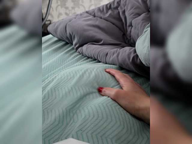 Fox-SEXI's BongaCams show and profile