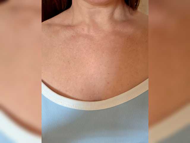 Fox-SEXI's BongaCams show and profile